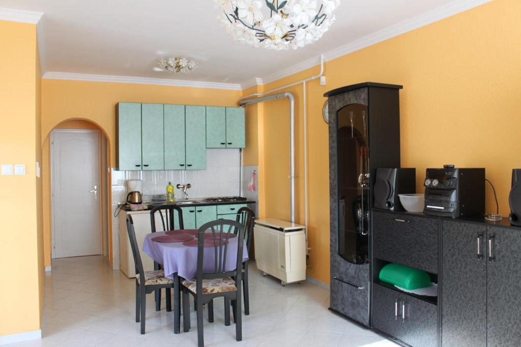 Orwa Apartmanok - Cedrus Koez 잘라카로쉬 객실 사진