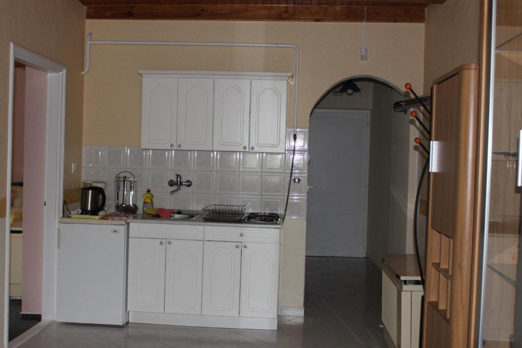 Orwa Apartmanok - Cedrus Koez 잘라카로쉬 객실 사진